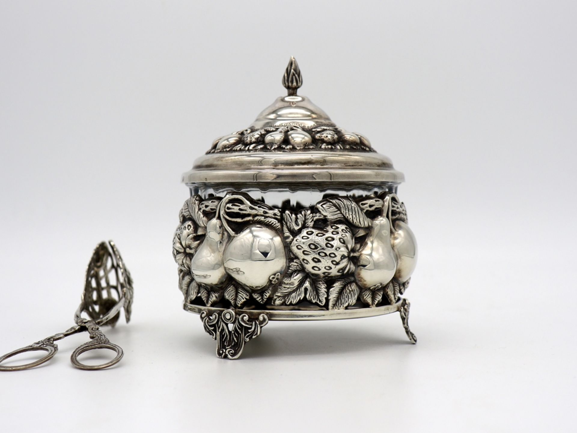 Sugar bowl in fruit decor, sterling silver with glass insert + pastry tongs - Image 5 of 11