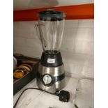 Electric smoothie maker .