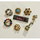 6 vintage mixed design brooches with lovely stones and detail. Including a vintage Austrian circle