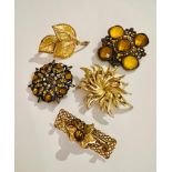 lot of 5 different design amber vintage brooches.