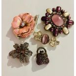 Lot of 5 different design pink vintage brooches.