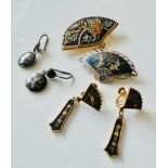 Vintage Set of 3 brooches and 2 earrings.