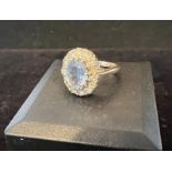 9ct gold and aquamarine stone ring. weight 3.2g. size L.