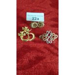 3 x 9ct gold brooches 1 a/f weights 10.19 grams.