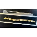 Vintage damascene bracelet gold tone set with mother of pearl stones. Length 21cm.