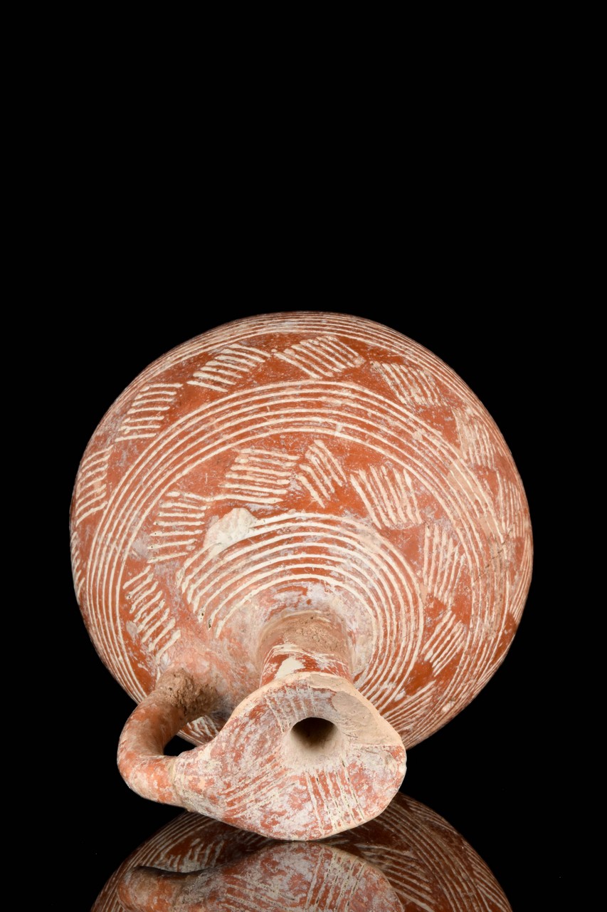 A CYPRIOT RED POLISHED WARE FEEDER BOTTLE - Image 3 of 5