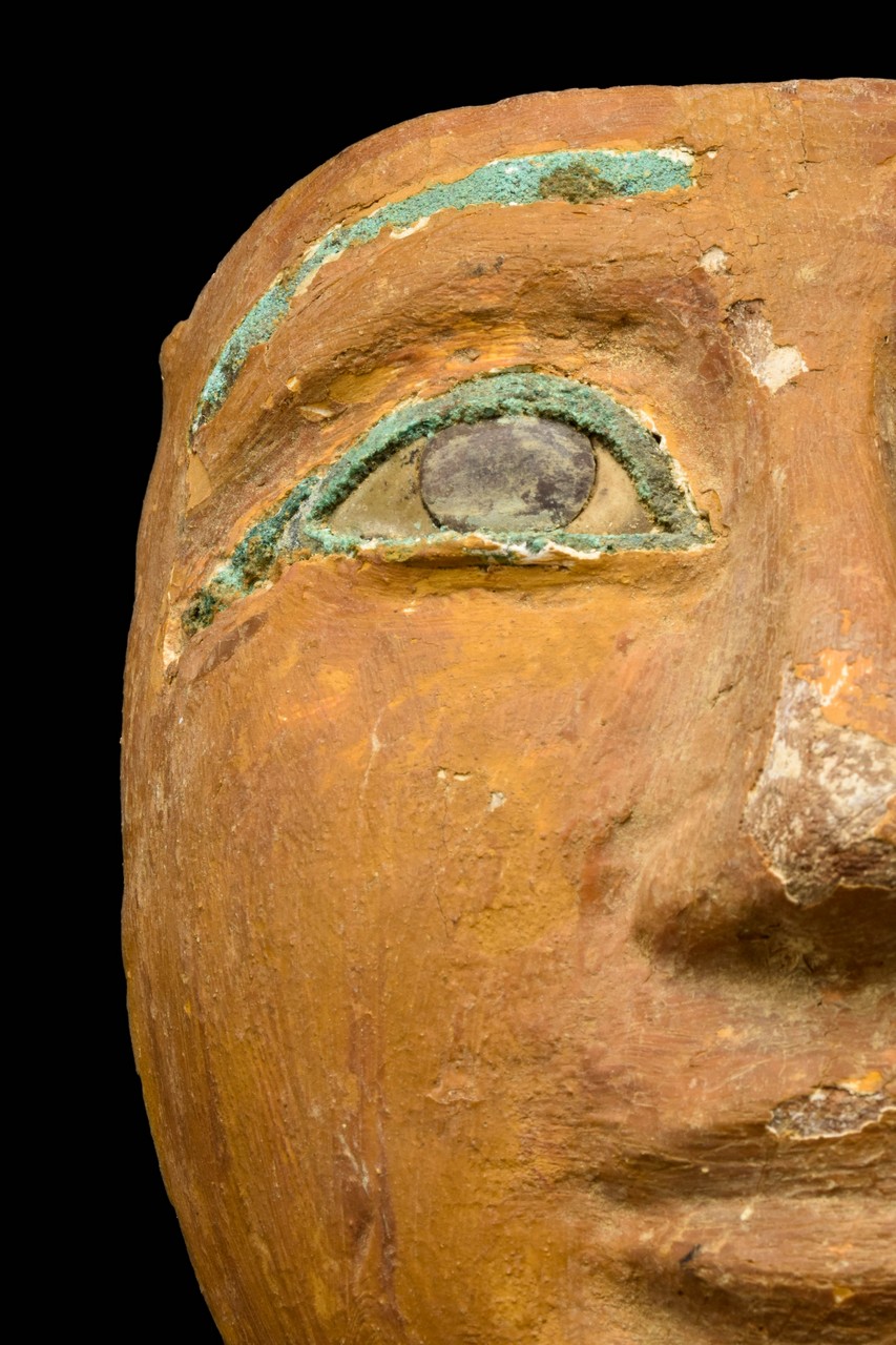 AN EGYPTIAN GESSO-PAINTED WOOD MUMMY MASK - Image 5 of 6