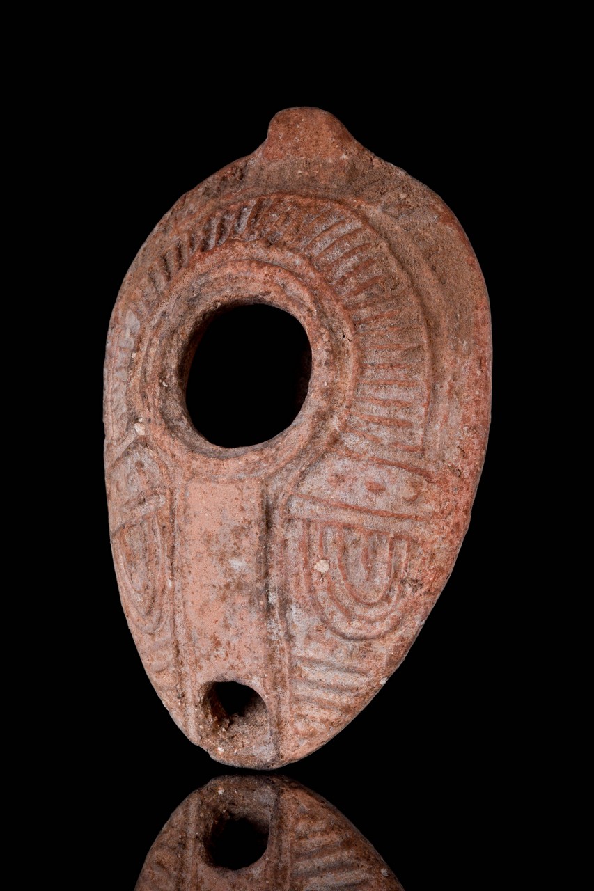 ROMAN POTTERY OIL LAMP WITH MENORAH - Image 2 of 4