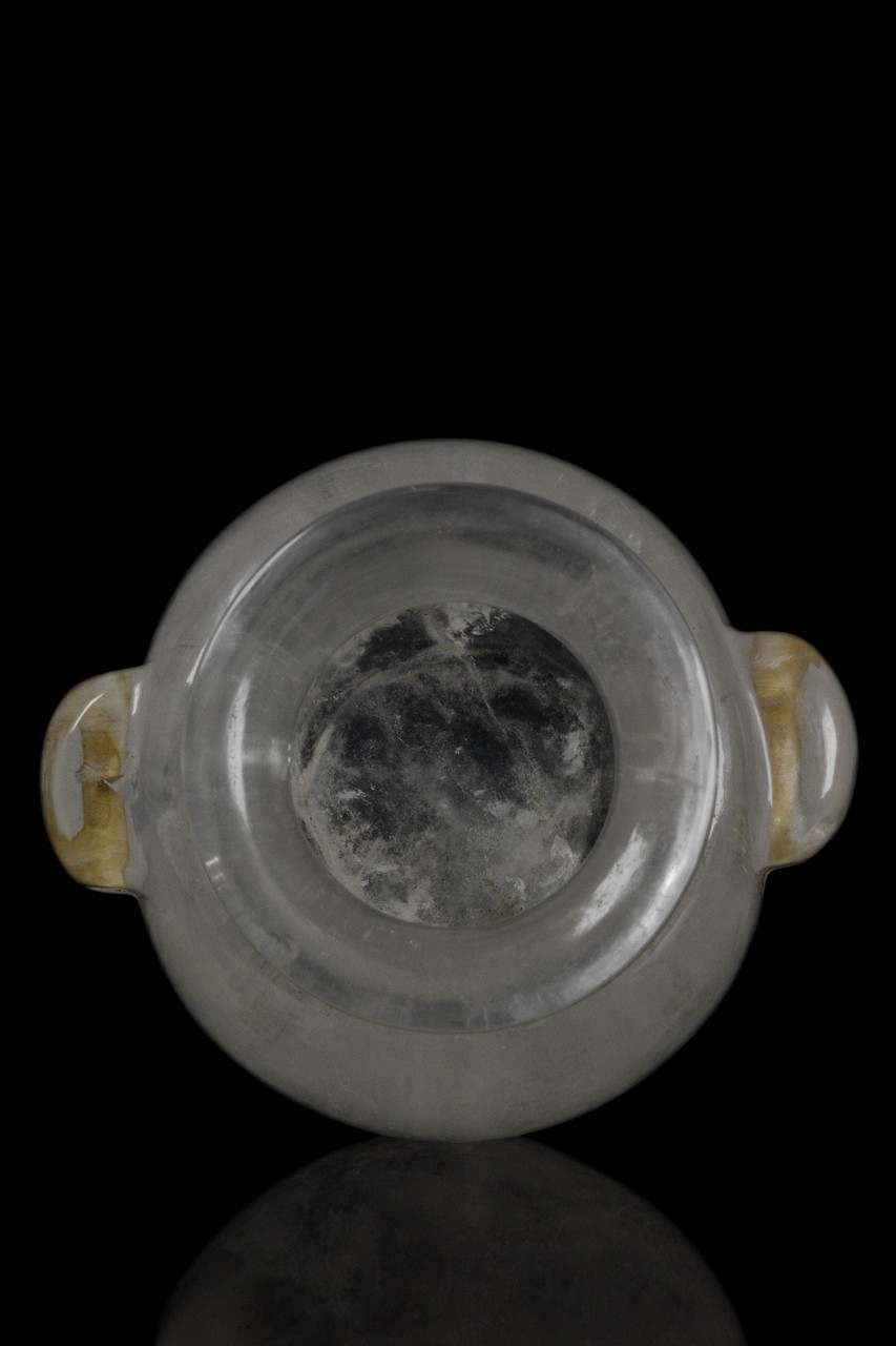 AN IMPORTANT AND RARE NEO-ASSYRIAN ROCK CRYSTAL VESSEL - Image 8 of 13