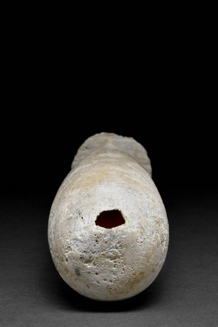 AN EGYPTIAN BANDED ALABASTER ALABASTRON - Image 5 of 5