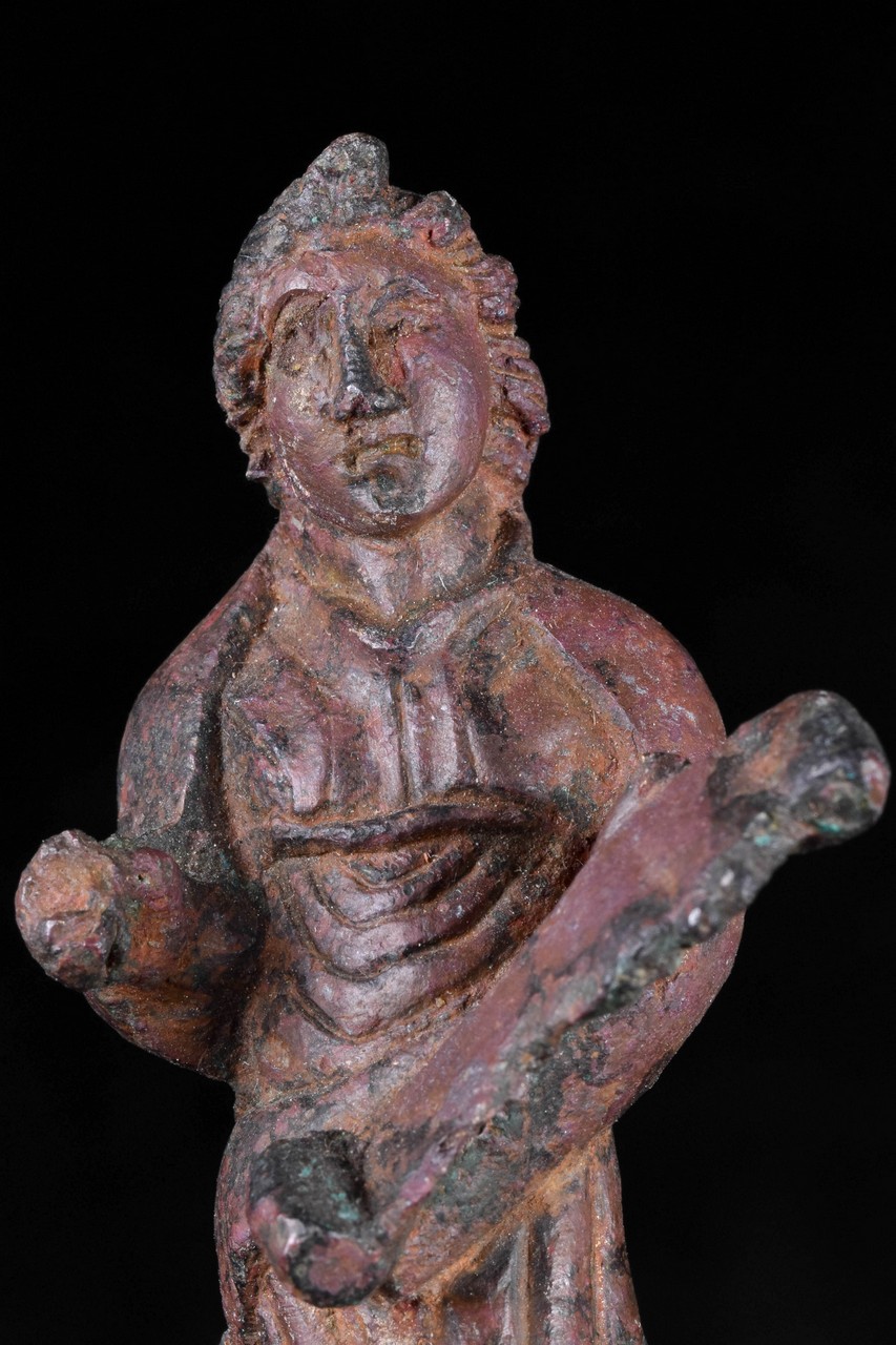 RARE ROMAN BRONZE STATUETTE OF THE NYMPH EGRERIA - Image 4 of 5