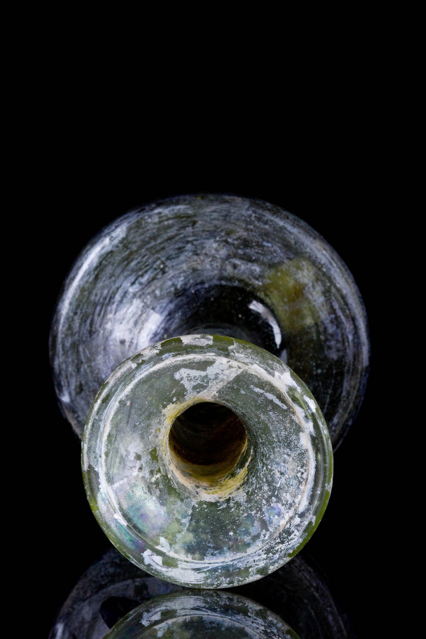 ROMAN GLASS CANDLESTICK UNGUENTARIUM WITH HANDLE - Image 4 of 7