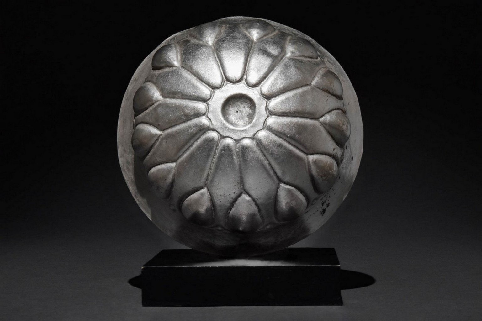 HELLENISTIC SILVER PHILAE BOWL - Image 3 of 3