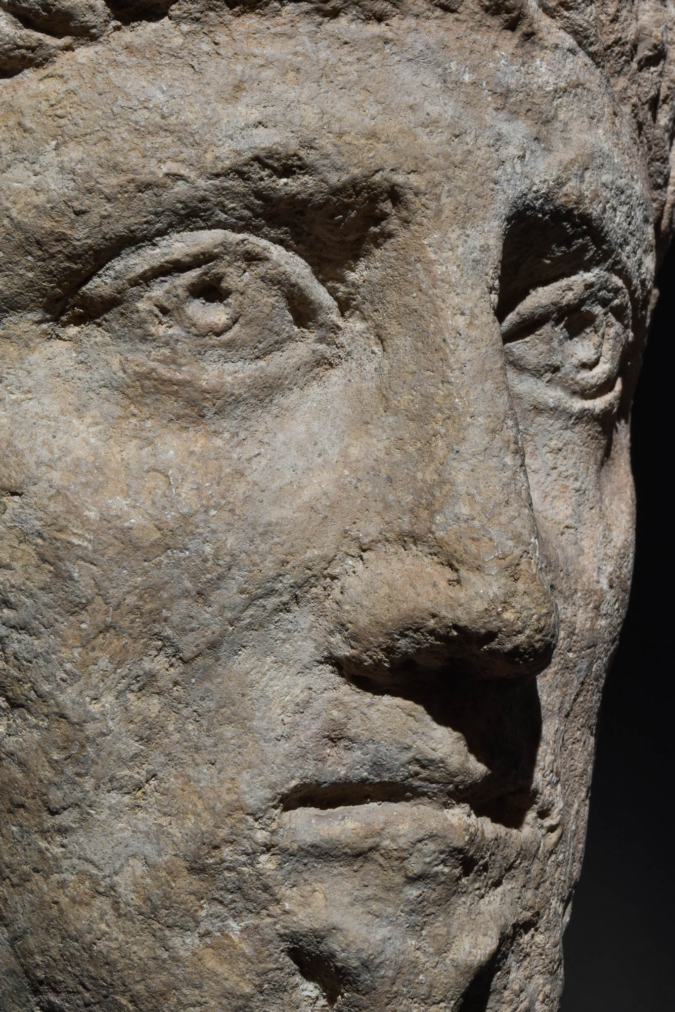 ROMANO-CELTIC LIMESTONE BUST OF NOBLEMAN - Image 6 of 6