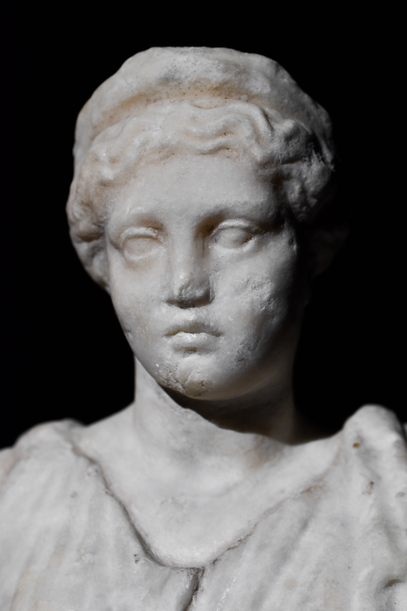ROMAN MARBLE DRAPED FEMALE MUSE - Image 9 of 9