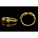 GREEK GOLD RING WITH RAMS