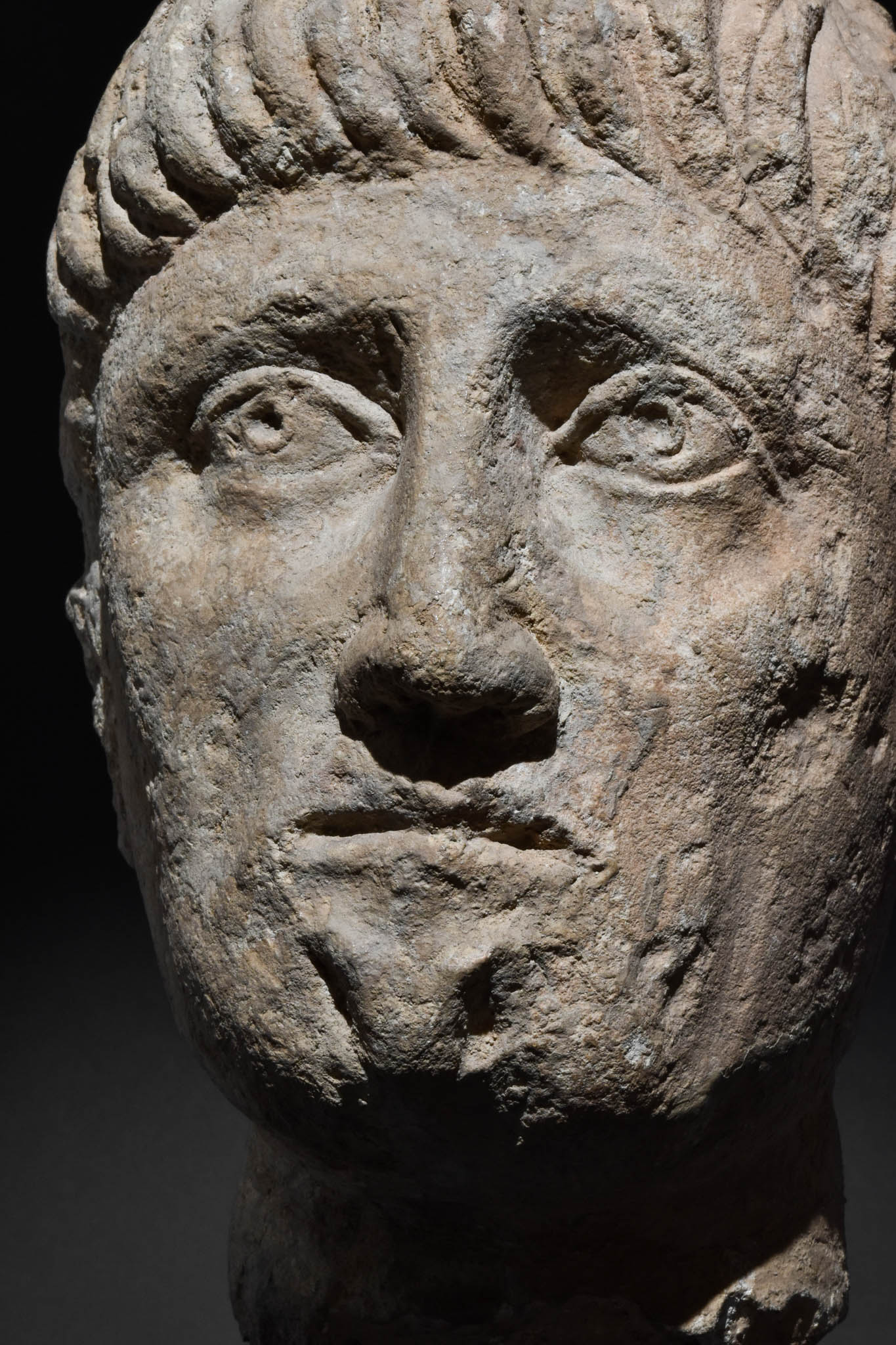 ROMANO-CELTIC LIMESTONE BUST OF NOBLEMAN - Image 5 of 6