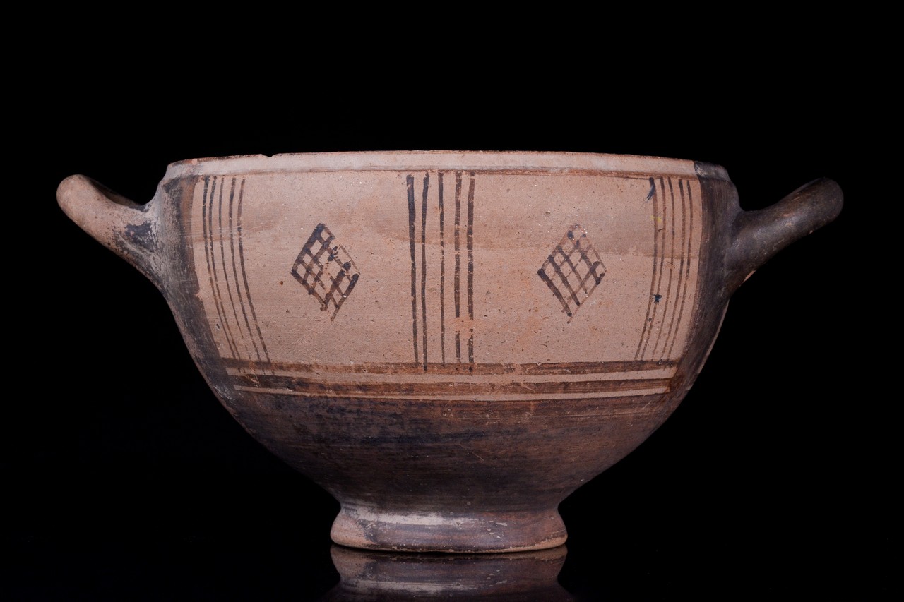 EAST GREEK POTTERY DRINKING BOWL