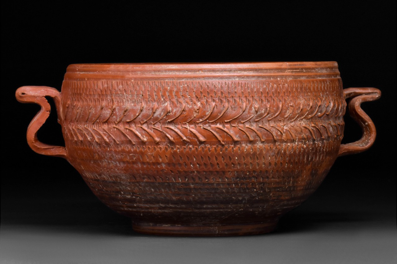 FINE TERRA SIGILLATA BOWL WITH TWO HANDLES - Image 2 of 6