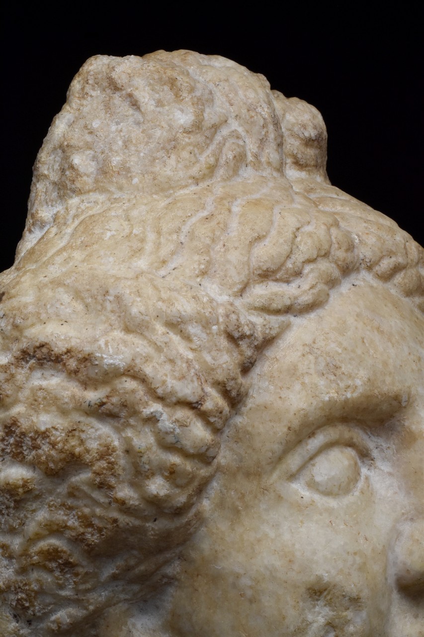 ROMAN MARBLE HEAD OF A NOBLE LADY - Image 7 of 8