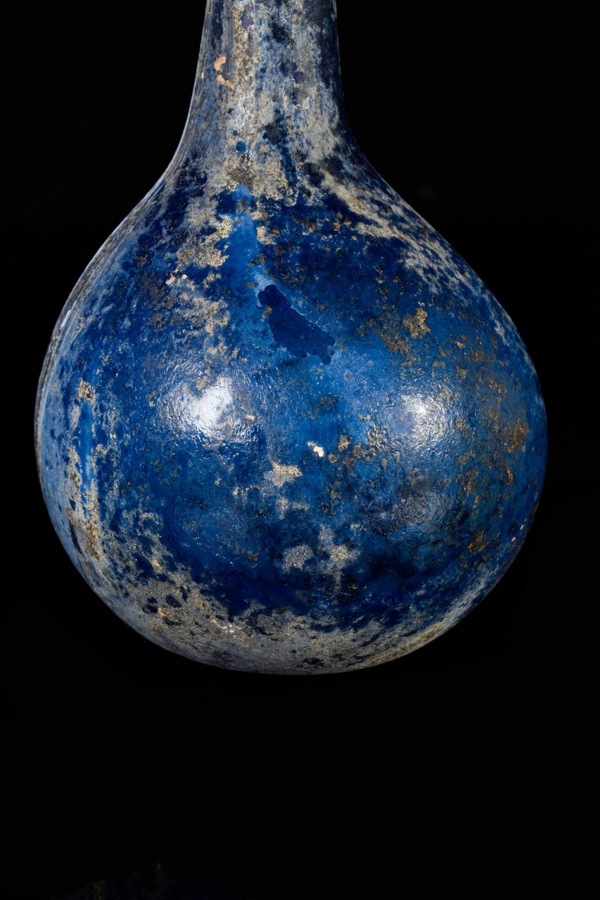 SMALL ROMAN GLASS UNGUENTARIUM - Image 11 of 12