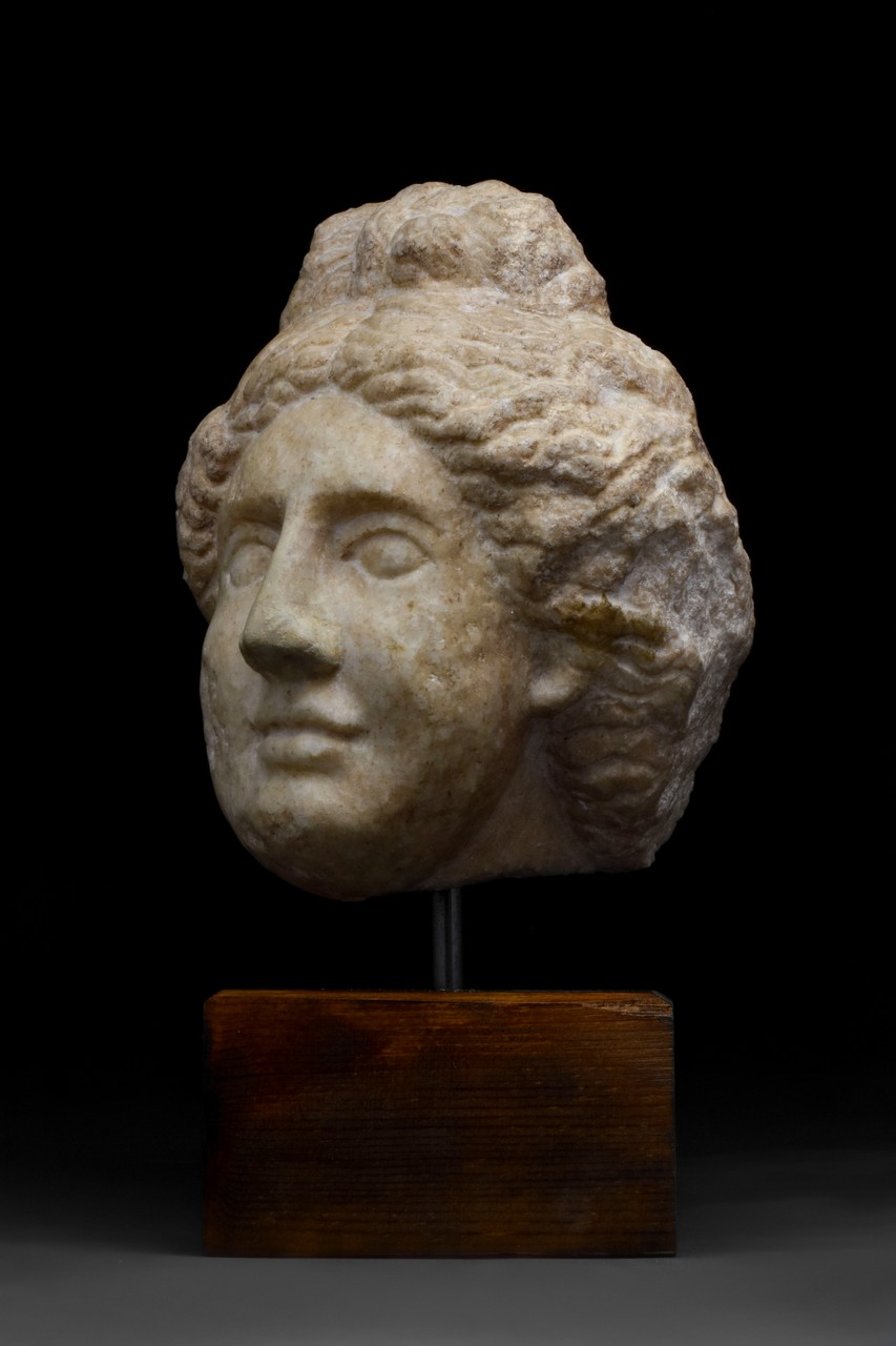 ROMAN MARBLE HEAD OF A NOBLE LADY - Image 2 of 8