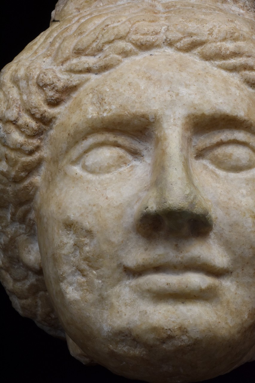 ROMAN MARBLE HEAD OF A NOBLE LADY - Image 6 of 8