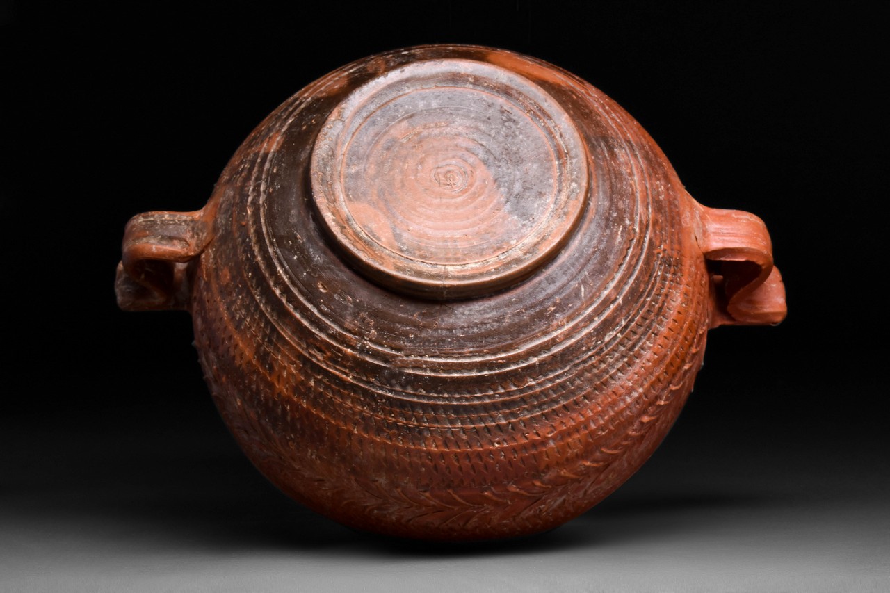 FINE TERRA SIGILLATA BOWL WITH TWO HANDLES - Image 5 of 6