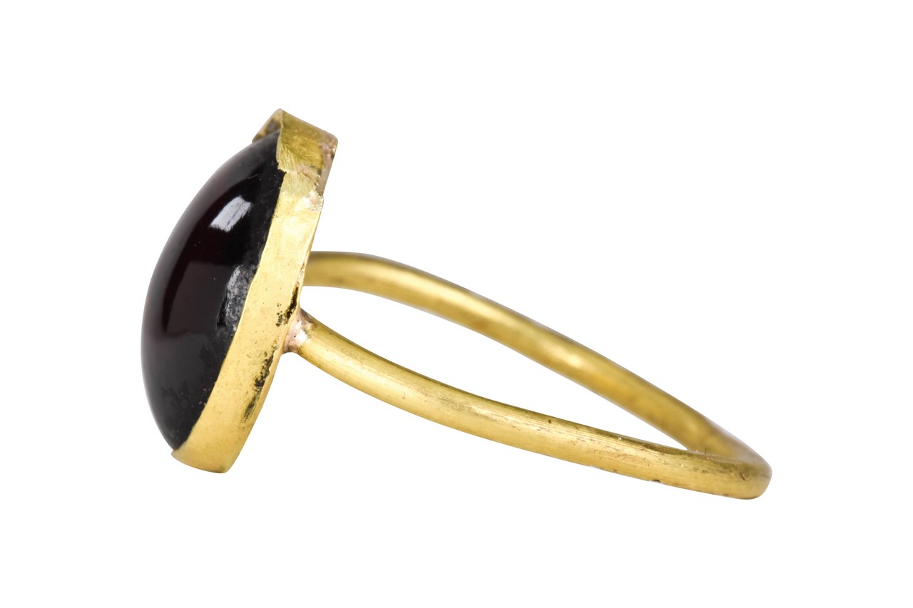 ROMAN GOLD RING WITH GARNET - Image 4 of 6