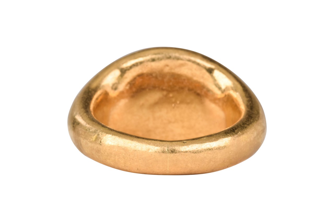 ROMAN GOLD RING WITH GOAT CARNELIAN INTAGLIO - Image 5 of 7