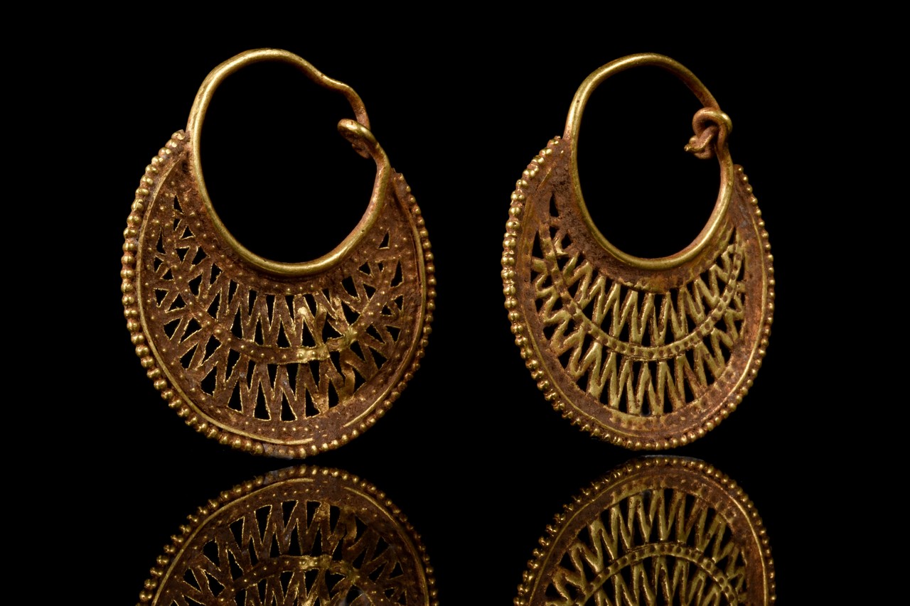 BYZANTINE GOLD OPENWORK FILIGREE EARRINGS - Image 2 of 5
