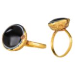 ROMAN GOLD RING WITH AGATE