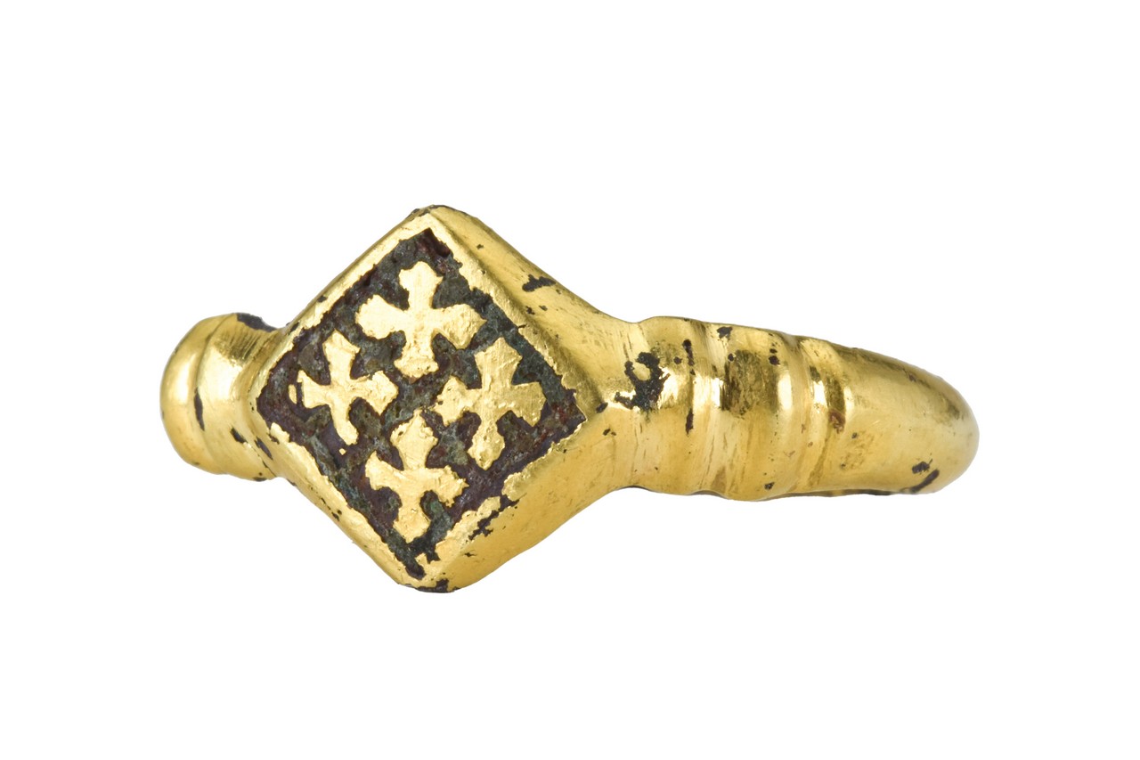 EARLY BYZANTINE GILDED BRONZE RING WITH NIELLO INLAY - Image 2 of 7