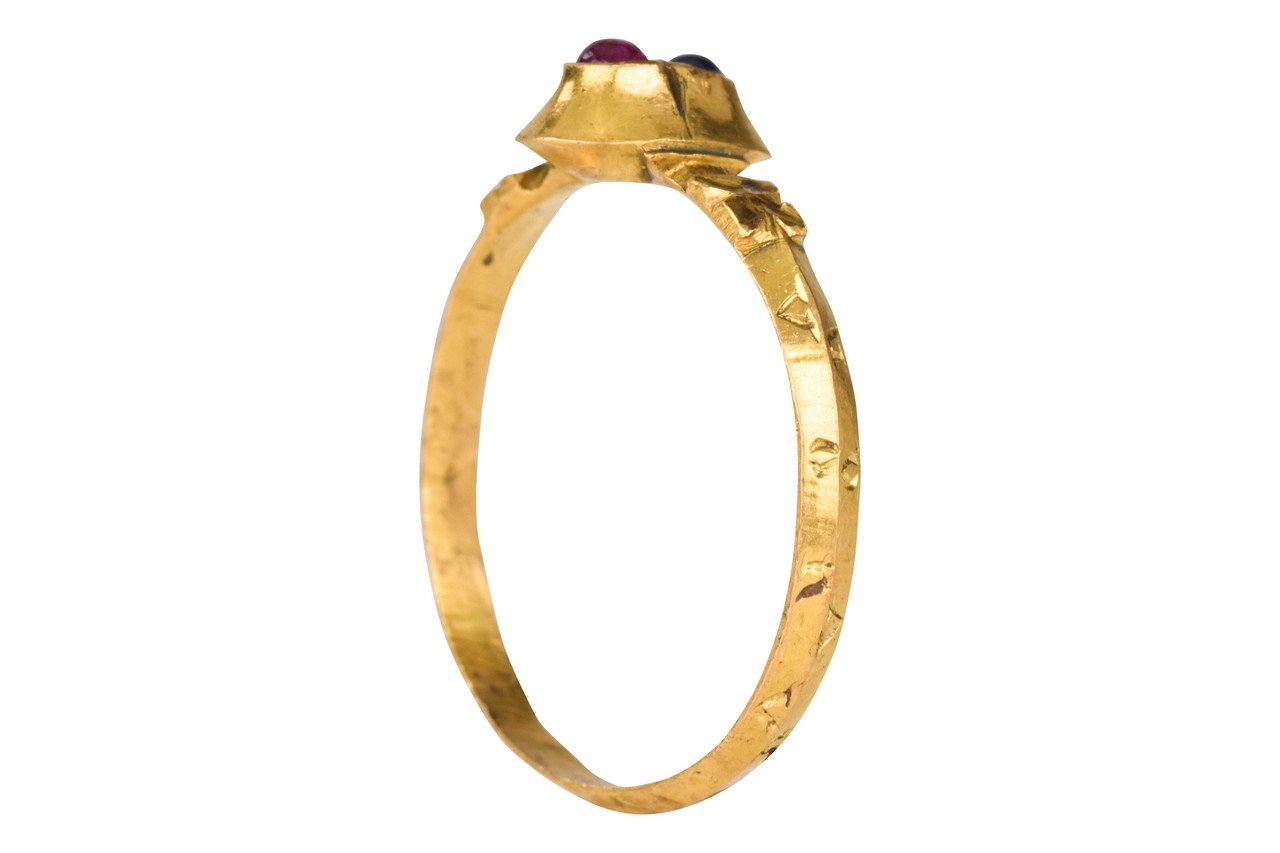 BRITISH MEDIEVAL GOLD RING WITH RUBY AND SAPPHIRE - Image 6 of 6