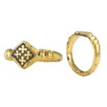 EARLY BYZANTINE GILDED BRONZE RING WITH NIELLO INLAY