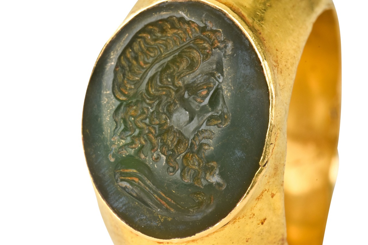 ROMAN GOLD RING WITH JUPITER GREEN JASPER INTAGLIO - Image 7 of 7