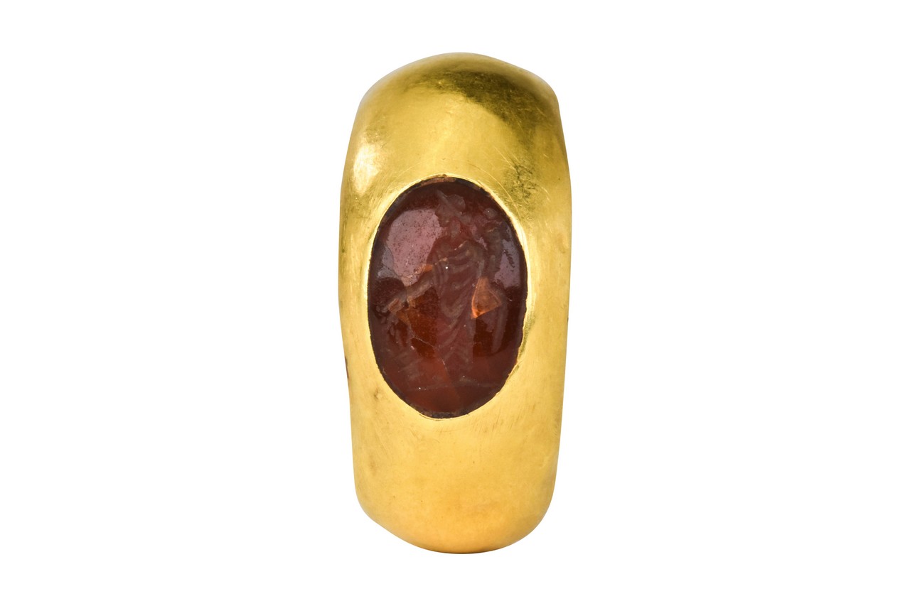 ROMAN GOLD RING WITH FORTUNA INTAGLIO - Image 3 of 6