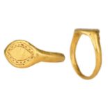 ROMAN GOLD DECORATED "EYE" RING