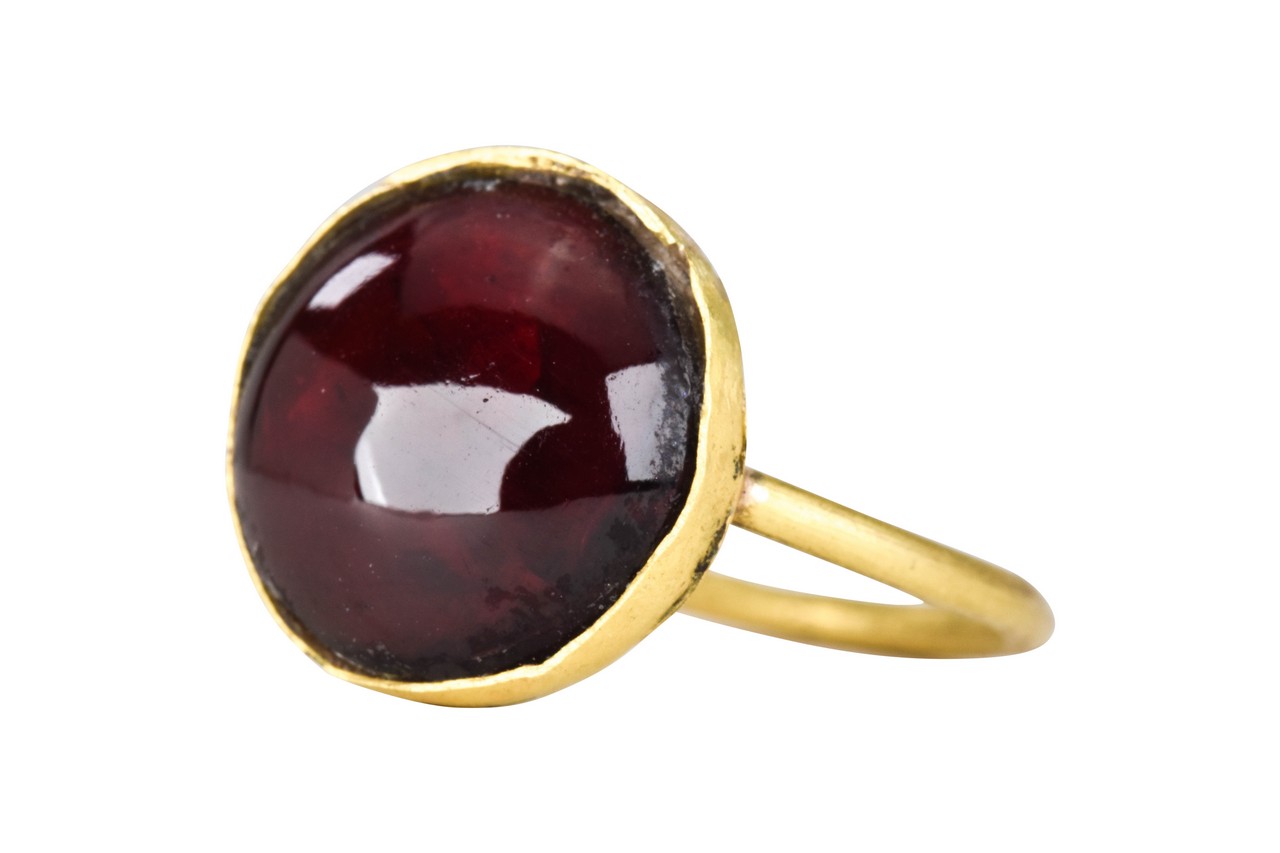 ROMAN GOLD RING WITH GARNET - Image 2 of 6