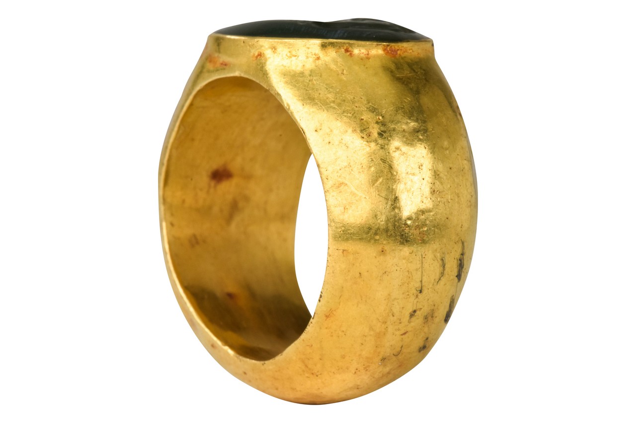 ROMAN GOLD RING WITH JUPITER GREEN JASPER INTAGLIO - Image 6 of 7