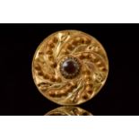 HELLENISTIC GOLD BROOCH WITH AGATE EYE