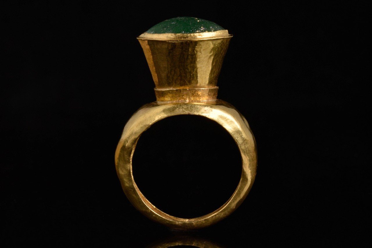 BYZANTINE RELIGIOUS GOLD SIGNET RING - Image 6 of 6