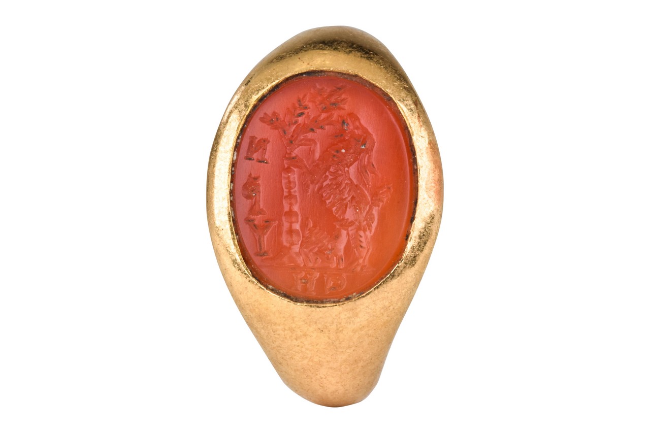 ROMAN GOLD RING WITH GOAT CARNELIAN INTAGLIO - Image 3 of 7