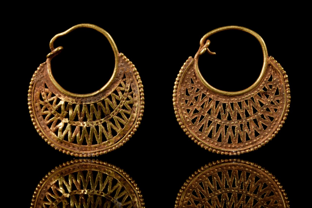 BYZANTINE GOLD OPENWORK FILIGREE EARRINGS - Image 3 of 5