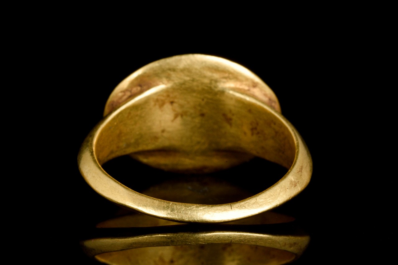 BYZANTINE RELIGIOUS GOLD SIGNET RING - Image 5 of 6