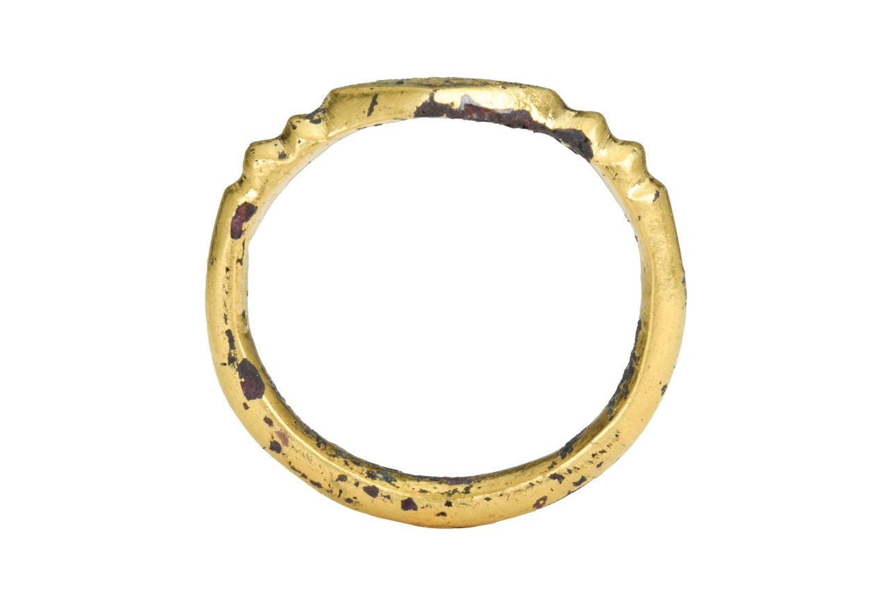 EARLY BYZANTINE GILDED BRONZE RING WITH NIELLO INLAY - Image 6 of 7