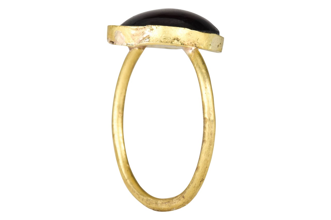 ROMAN GOLD RING WITH GARNET - Image 6 of 6