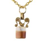 GREEK HELLENISTIC GOLD AND AGATE PENDANT