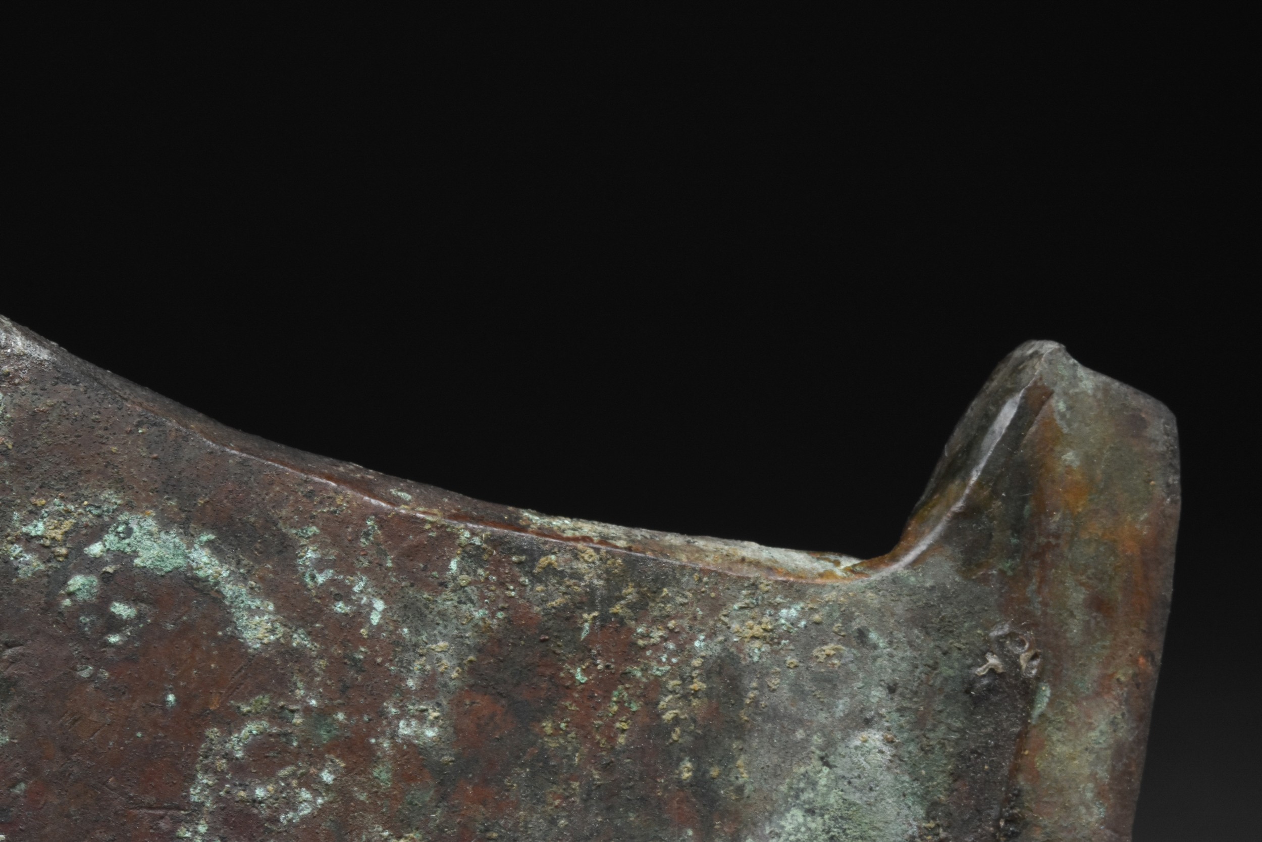 AN EGYPTIAN BRONZE BATTLE AXE - WITH REPORT - Image 5 of 6