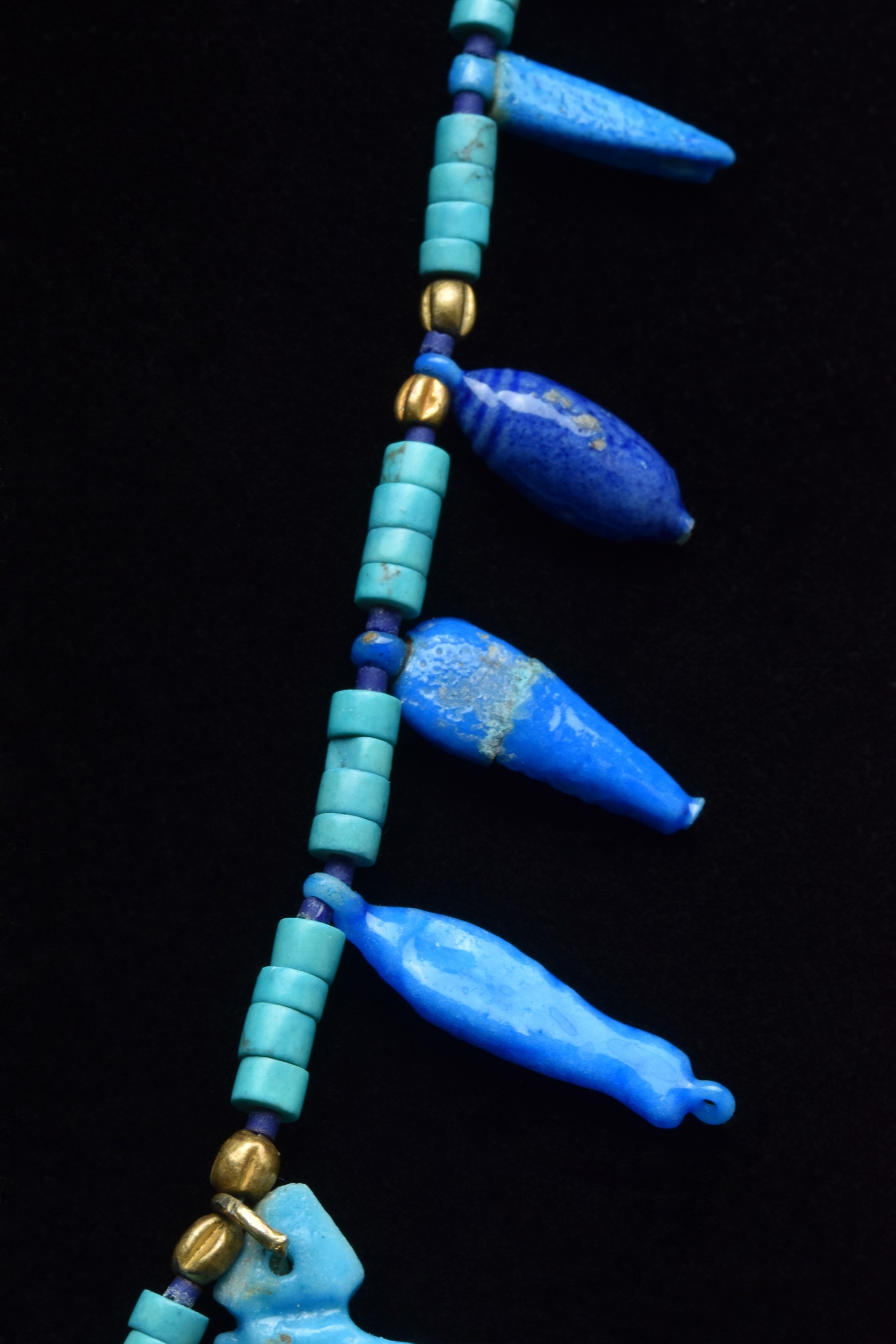 EGYPTIAN FAIENCE AMULETIC NECKLACE - Image 4 of 5